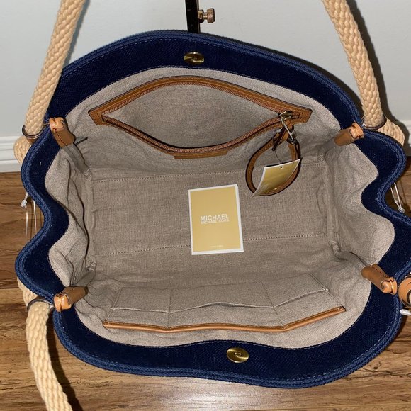 💙Michael Kors Fabric-Canvas Shoulder Purse💙 - Picture 7 of 16